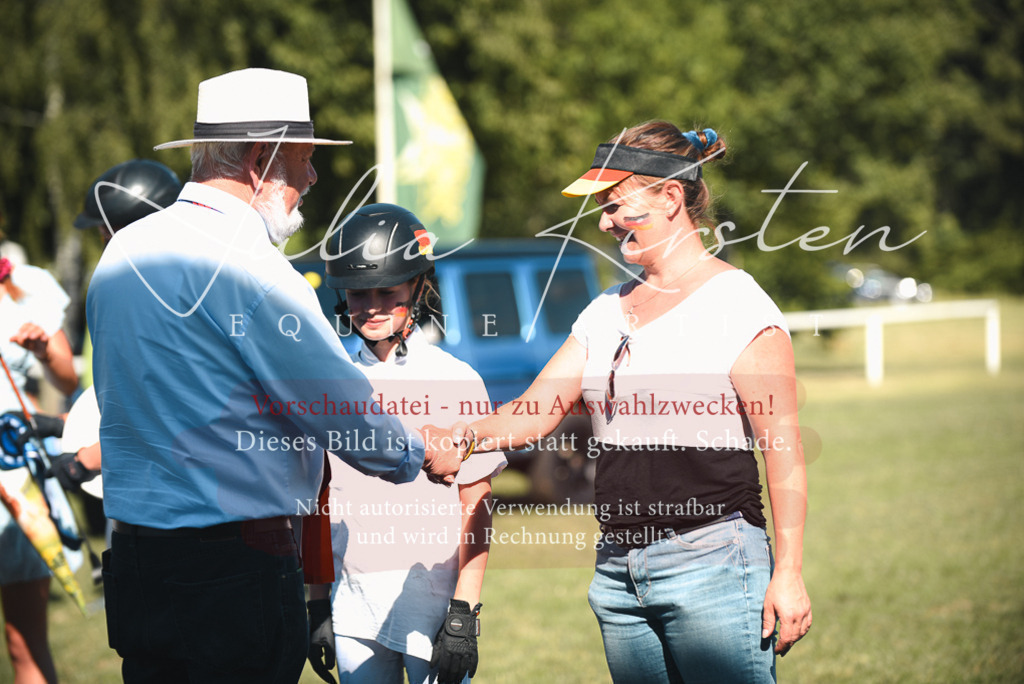DSC_7818 | Pferde- und Turnierfotografie in Westsachsen. Pferdeportraits, Auftragszeichnungen und intuitive Kunst.
