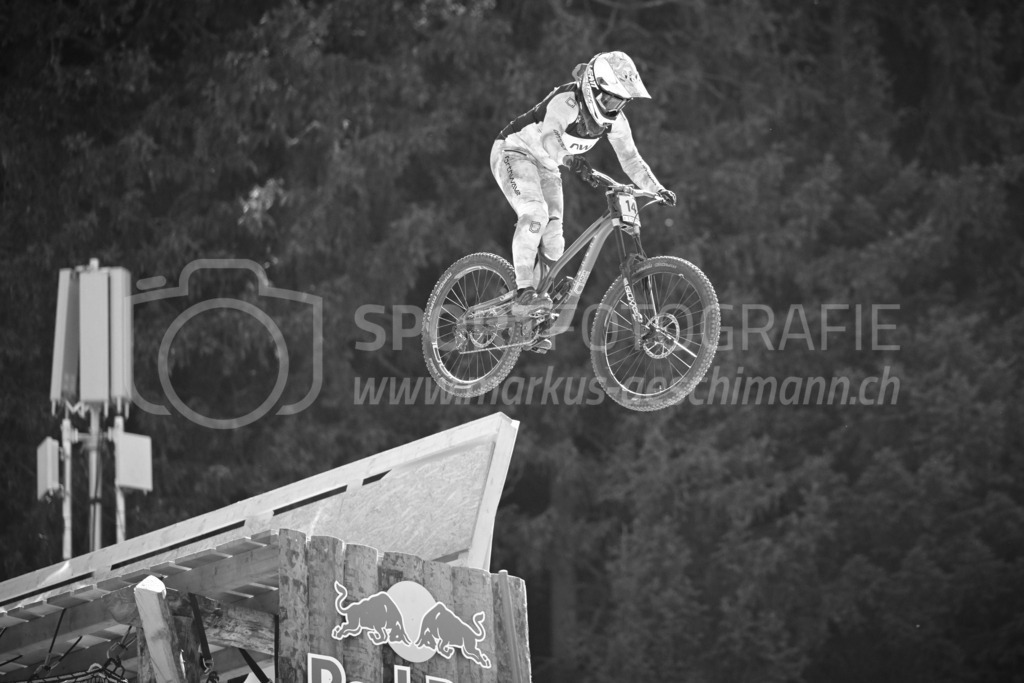 UCI Mountain Bike World Cup Lenzerheide 2022 - Downhill - 9. July 2022 | UCI Mountain Bike World Cup Lenzerheide 2022 - Downhill
Bike Kingdom, Lenzerheide
Bild: Sportfotografie Markus Aeschimann | www.markus-aeschimann.ch - Realisiert mit Pictrs.com
