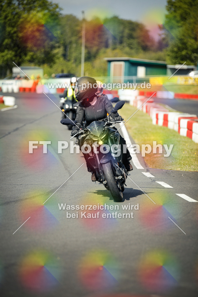 OBK_Mai_Martina_Markus-10547 | Hier findet Ihr Bilder von Touristenfahrten auf der Nürburgring Nordschleife oder von anderen Veranstaltungen die ich besucht habe. Viel Spass beim Durch Schauen 