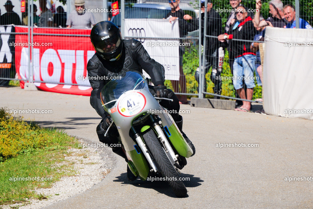 P1025890 | Erleben Sie atemberaubende, hochqualitative Fotos Ihrer Fahrt entlang der malerischen Alpenstraßen. Besuchen Sie alpineshots.com, um professionelle Aufnahmen Ihrer unvergesslichen Reise zu finden und zu kaufen - Realisiert mit Pictrs.com