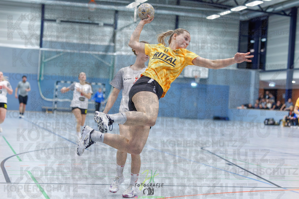 Frauen Oberliga Mitte (HHV); HSG Eibelshausen/Ewersbach - HSG Wettenberg II | Frauen Oberliga Mitte (HHV); HSG Eibelshausen/Ewersbach - HSG Wettenberg II am 13.12.2025 in Steinbrücken (Sporthalle am Hammerweiher)Photo © 2025 - Jörg Heinrich - Realisiert mit Pictrs.com