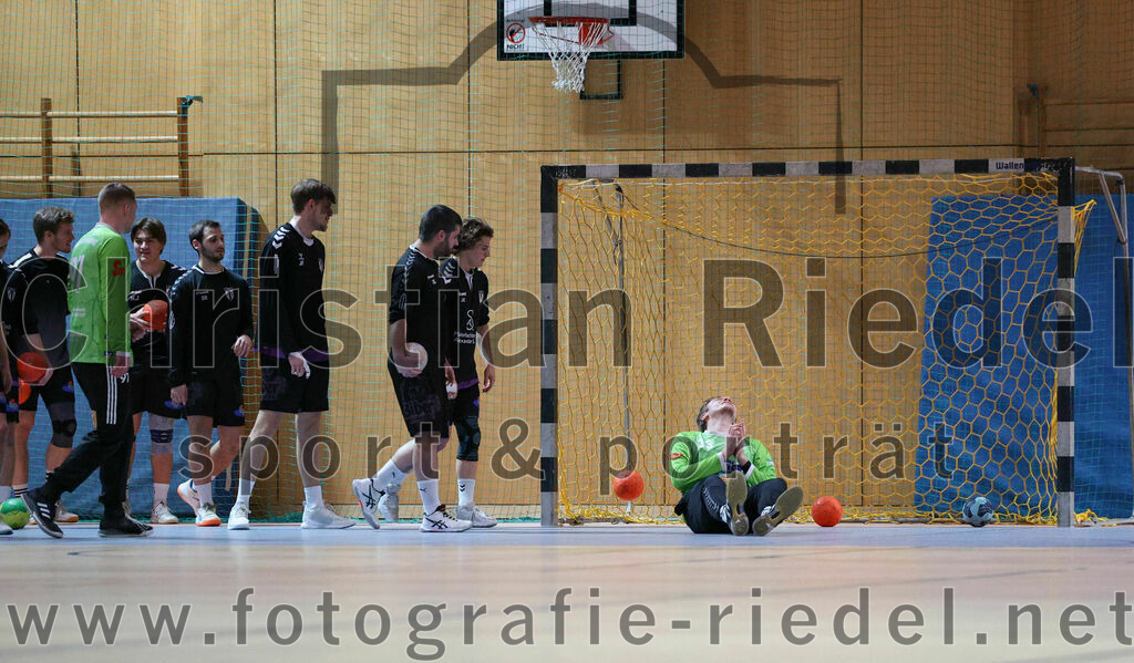 2023-12-09_004_SpVgg_Altenerding_gegen_TSV_Indersdorf | Erding, Deutschland, 09.12.2023:
Handball, Bezirksoberliga Männer 2023 / 2024, 10. Spieltag, SpVgg Altenerding gegen TSV Indersdorf, Endergebnis: 42:25

Torwart Jannik Fleps (SpVgg Altenerding, #33)

Foto: Christian Riedel / fotografie-riedel.net