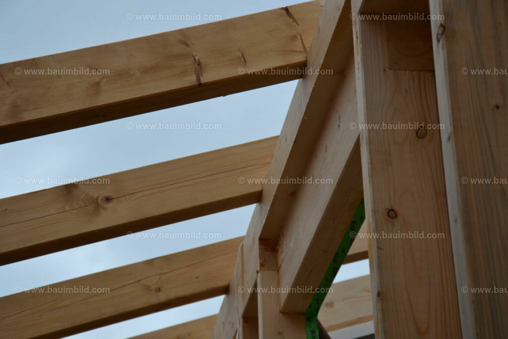 bib-lg09-holzbau-0158 | Nach LV-Leistungsgruppen sortierte Detailfotos über den Bau eines Hauses. Alle Hausbau-Bilder direkt vom Urheber und Autor der Website Haus-Selber-Bauen.com