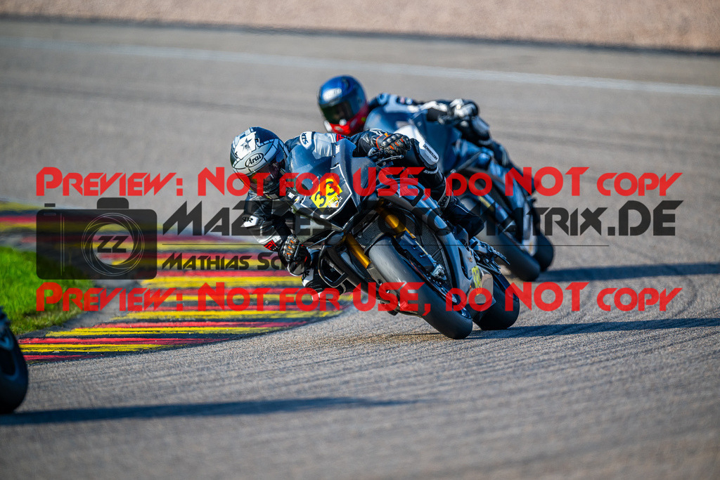 MaZZes_FotoMatrix_240504_6007705_5991 | STK1000