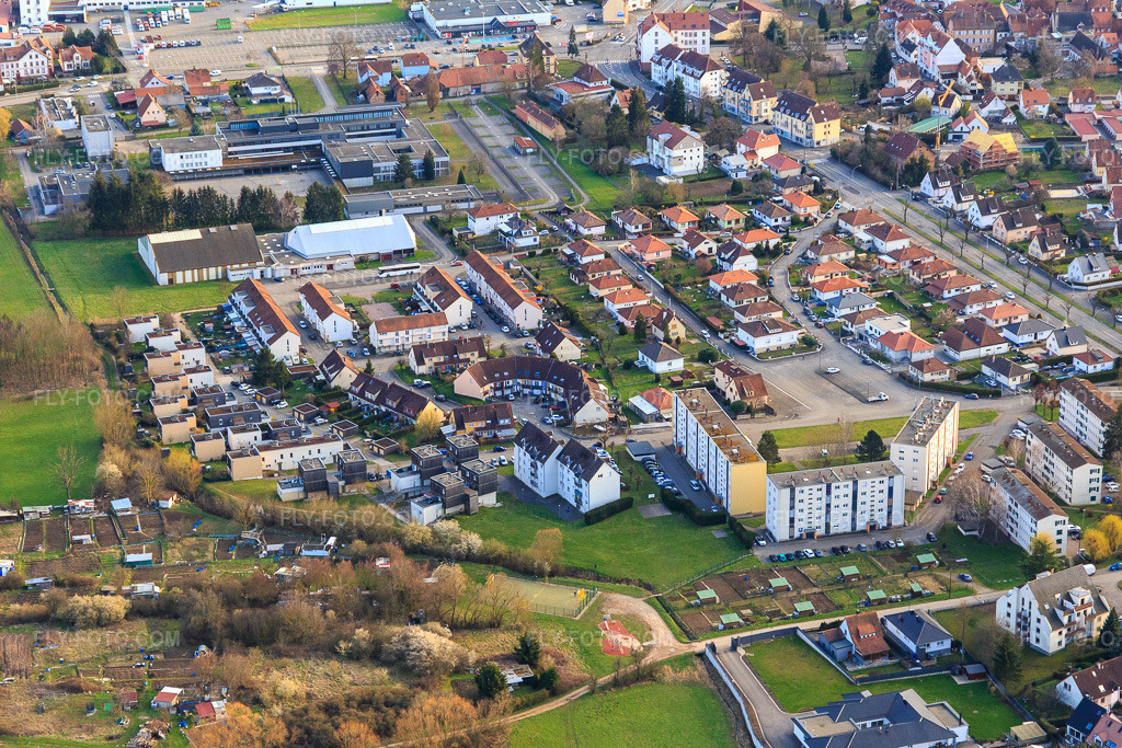Aerial view: Rue d'Erstein and Collège départemental Otfried in Wissembourg in the state Bas-Rhin, France.Photo: IMG_126151.jpg taken on 03/20/2021 by Werner Riehm/FLY-FOTO.comResolution of the original: 5214 x 3476 px