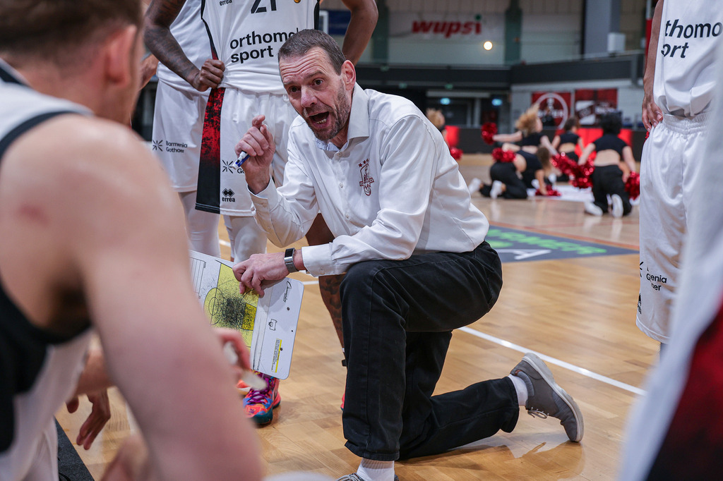 Pro A BAYER GIANTS vs Eisbären Bremerhaven-108 | Fotos von Basketballspielen aus dem Raum NRW fotografiert von Gero Mueller-Laschet und Daniel Schaefer - Realisiert mit Pictrs.com