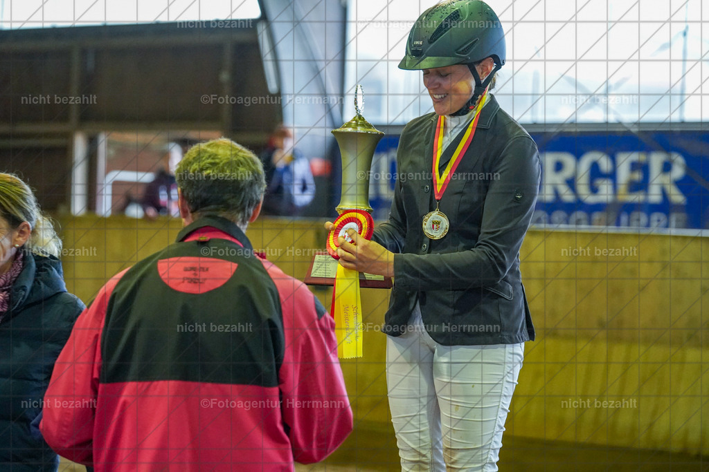 20221002-FAH09638 | Obberbayerische Meisterschaften Vielseitigkeit 2022, Schwäbische Meisterschaften Vielseitigkeit 2022, Mertingen, Schwaben, Bayern, Geländeturnier, Buschreiter, Turnierfotografen Bayern, Fotoagentur Herrmann,  Bayerische Meisterschaften VS Jun. / JR / Pony:, Turnierbilder, Pferdebilder, Turnierfotos, Pferdesortfotografie, Reitsportfotograf, Pferdeshooting