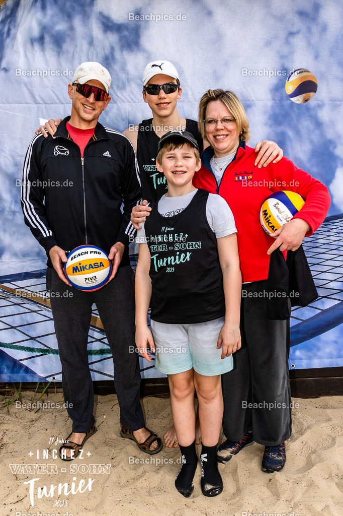 2023-00069271-Vater-Sohn-Turnier | 18.05.2023; Berlin Foto: Gerold Rebsch - www.beachpics.de