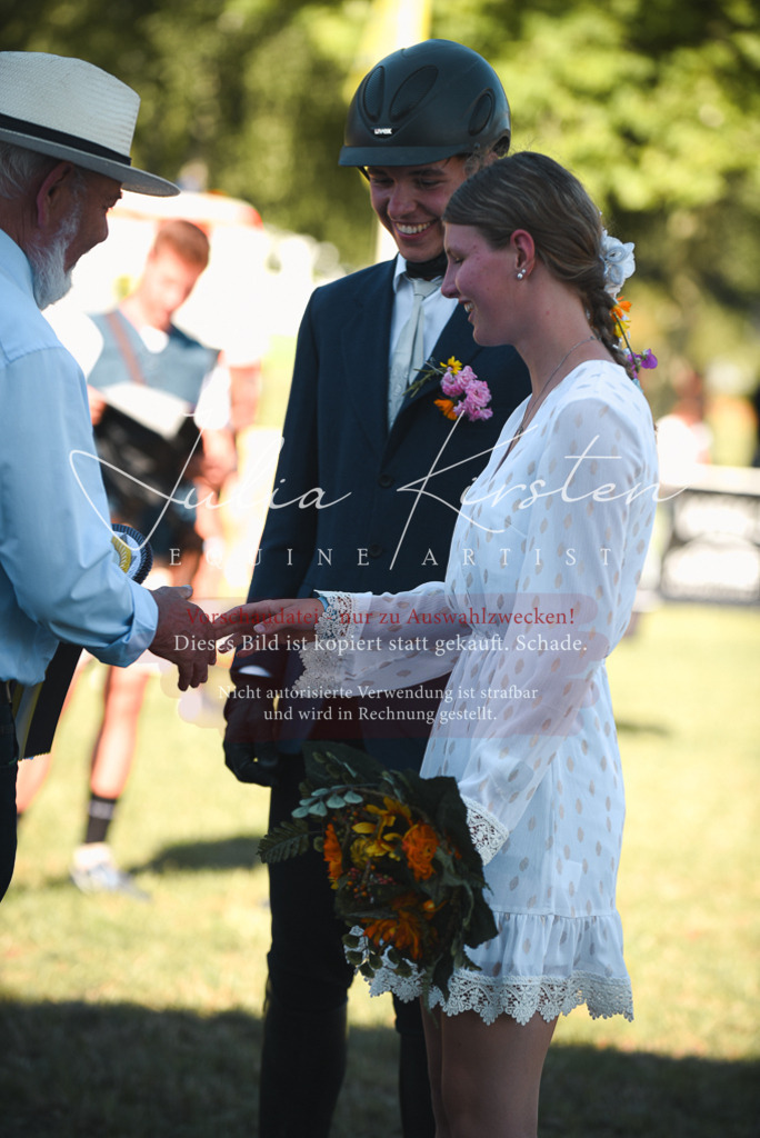 DSC_7798 | Pferde- und Turnierfotografie in Westsachsen. Pferdeportraits, Auftragszeichnungen und intuitive Kunst.