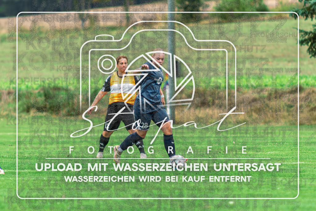 SFBSGF-1001 | Lisann Renken (SF Bispingen #28) beim Damen Kreisliga HK/CE Spiel zwischen Sportfreunde Bispingen und SG Fulde im Sportplatz Steinbeck/Luhe, Bispingen (Simon Paul Stopat) - Realisiert mit Pictrs.com