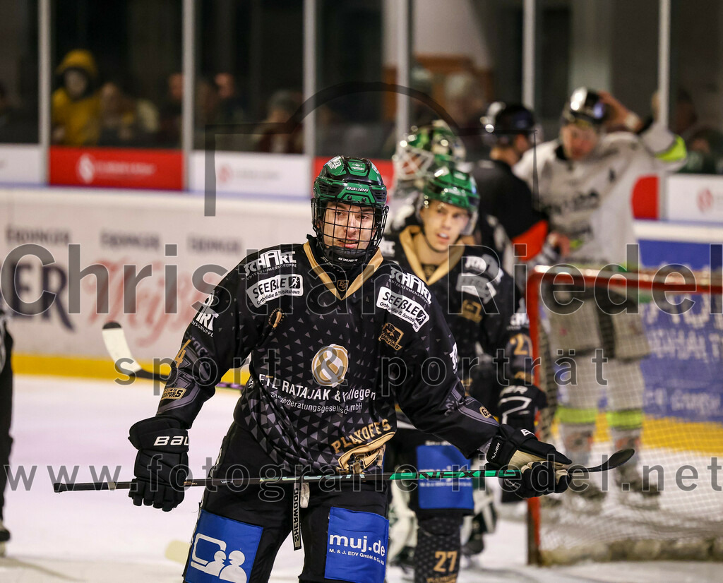 2024-02-16_030_TSV_Erding_gegen_ERSC_Amberg | Erding, Deutschland, 16.02.2024:
Eishockey, Bayernliga Playoffs 2023 / 2024, 1. Spieltag, TSV Erding gegen ERSC Amberg, Endergebnis: 1:2

Simon Franz (Erding Gladiators, #4)

Foto: Christian Riedel / fotografie-riedel.net