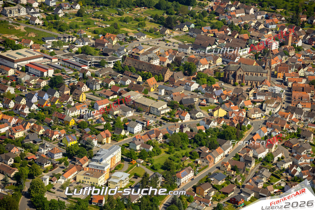 Das Luftbild zeigt  Hardheim - Die Luftaufnahme wurde 2023 vom UL-Flugzeug aus erstellt ( keine Drohne ) - Hochauflösende Luftaufnahme - Für grossformatige Ausdrucke geeignet. Die Geschenkidee !Mit Lizenz und Bildrechte bestellbar