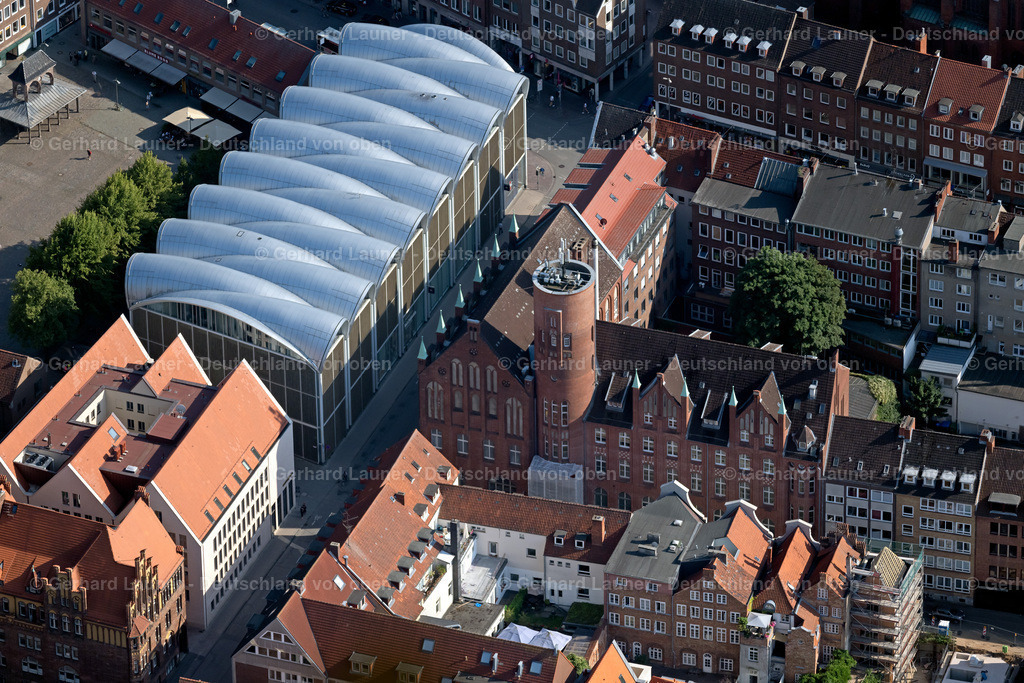 4038297 | Gebäude Peek u. Cloppenburg im Zentrum von Lübeck