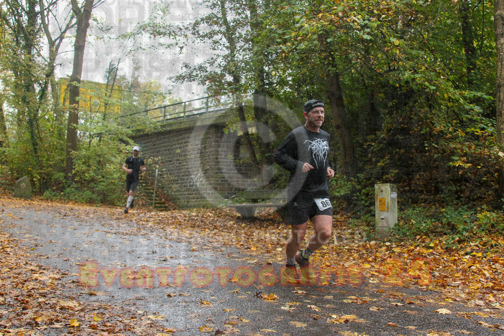 241027_0927_EV4_5645 | Sportfotografie im Rhein-Sieg Kreis, Köln, Bonn, NRW, Rheinland Pfalz, Hessen, etc. Unser Tätigkeitsfeld umfasst den Laufsport vom Volkslauf über den Marathon, Duathlon, Triathon bis zum Ultralauf wie Kölnpfad Ultra oder Schindertrail.