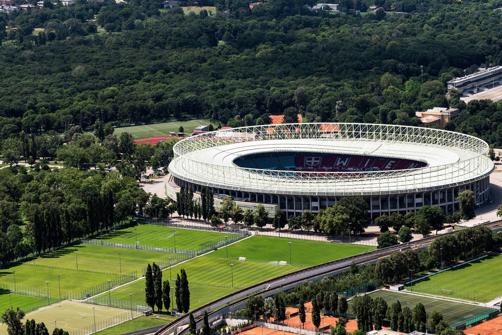 dr__0025110.jpg | WIEN 24.06.2019 Sportstätten-Gelände der Arena des Stadion " Ernst-Hampel-Stadion " (vormals auch Praterstadion) in Wien in Österreich. Weiterführende Informationen bei: Ingenieurbüro WALDAU, Beratende Ingenieure,  Raunicher Partner Bauingenieure ZT GmbH,  Wiener Sportstätten Betriebsgesellschaft m.b.H.. // Sports facility grounds of the Arena stadium " Ernst-Hampel-Stadion " in Vienna in Austria. Further information at: Ingenieurbuero WALDAU, Beratende Ingenieure,  Raunicher Partner Bauingenieure ZT GmbH,  Wiener Sportstaetten Betriebsgesellschaft m.b.H.. Foto: Daniel Reiter