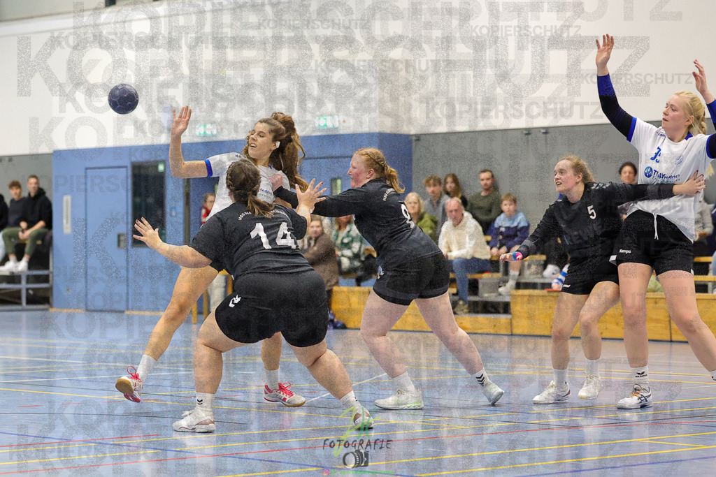 Frauen 2. Bezirksklasse, SG Rechtenbach - HSG Kleenheim/Langgöns III | Frauen 2. Bezirksklasse, SG Rechtenbach - HSG Kleenheim/Langgöns III am 16.11.2024 in Rechtenbach (Sporthalle Rechtenbach)Photo © 2024 - Jörg Heinrich - Realisiert mit Pictrs.com