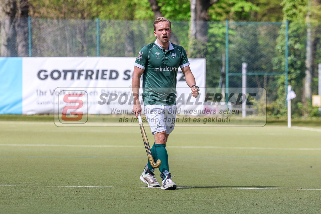 MJ_2023-04-30 HTCU-CHTC-39 | Malte Hellwig (Uhlenhorst Mülheim #29), Uhlenhorst Mülheim - Crefelder HTC am 30.4.2023 im Waldstadion, Mülheim a. d. Ruhr