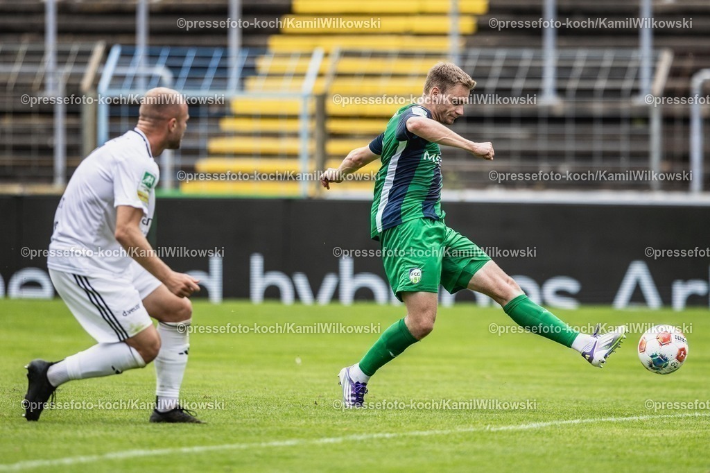 xKWI02082501009 | 02.08.2025, xkwix, Fußball, Regionalliga West, FC Gütersloh - 1. FC Bocholt, Ohlendorf Stadion im Heidewald: Torjubel nach dem Tor zum 2:1 durch Jan-Lukas Liehr ( FC Gütersloh #7 ) 