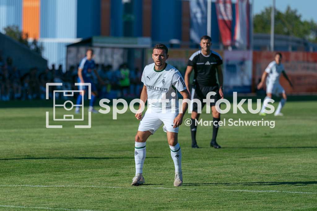 SSVg Velbert 02 – Borussia Mönchengladbach | Kevin Stöger (Borussia Mönchengladbach). Testspiel zwischen der SSVg Velbert 02 und Borussia Mönchengladbach in Velbert, 12.08.2026. Endstand: 0:8. sportimfokus / Marcel Schwering - Realisiert mit Pictrs.com