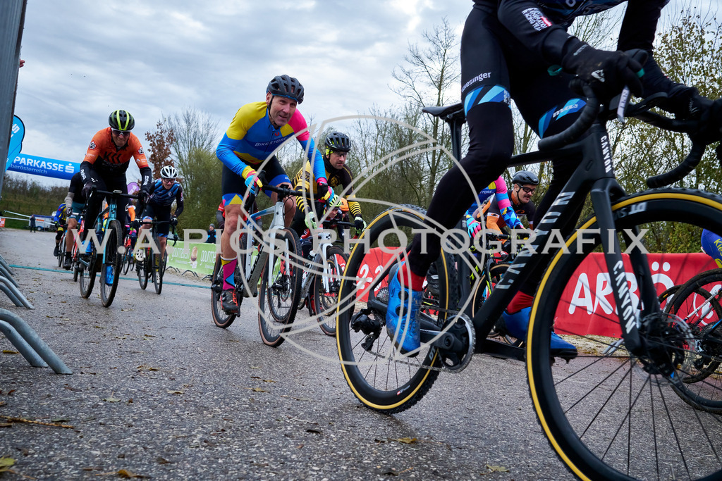 ..... | AUSTRIA, 24.11.24, 3.Radquerfeldein GP um das Sportzentrum Gunskirchen Image shows: Photo: Wapics / Michael Ring