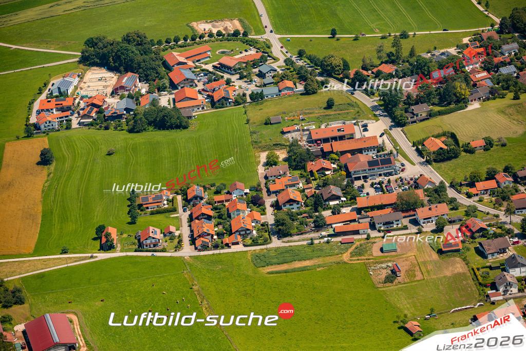 Das Luftbild zeigt :  Münsing - Die Luftaufnahme wurde 2024 vom UL-Flugzeug aus erstellt ( keine Drohne ) - Hochauflösende Luftaufnahme - Für grossformatige Ausdrucke geeignet. Die Geschenkidee !Mit Lizenz und Bildrechte bestellbar