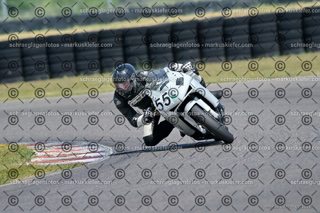 26BT02-2189 | markuskiefer.com - Realisiert mit Pictrs.com
