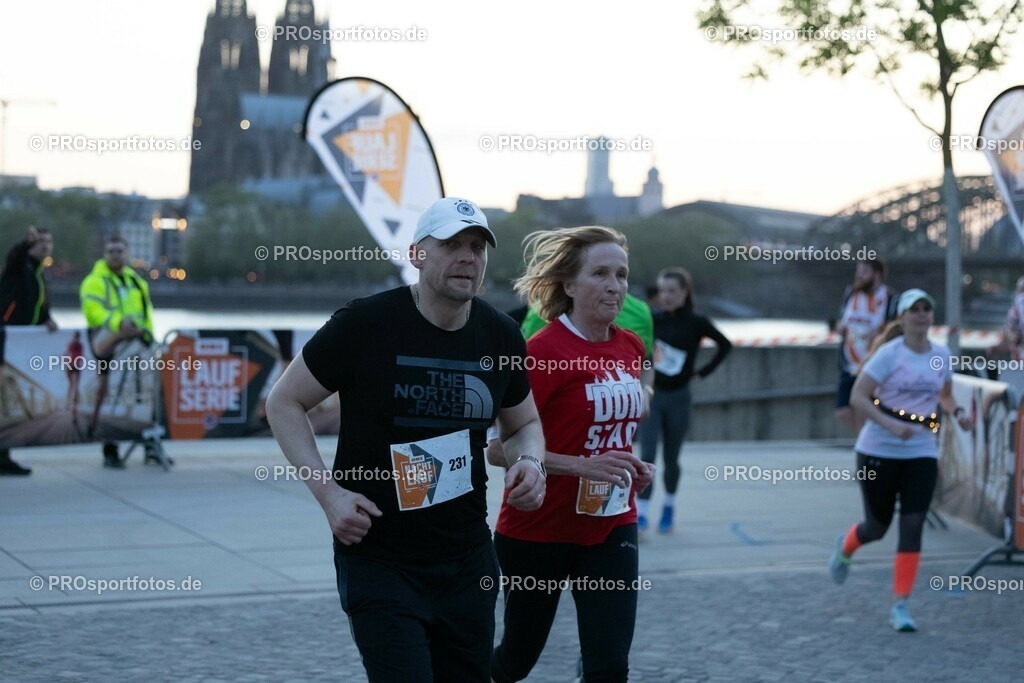 16. OBI Nachtlauf des ASV Koeln; Koeln, 17.05.23 | Impressionen vom 16. OBI Nachtlauf des ASV Koeln am 17.05.23 an Rheinpromenade und Tanzbrunnen in Koeln (Deutschland). Foto: BEAUTIFUL SPORTS/Ulrich Fassbender