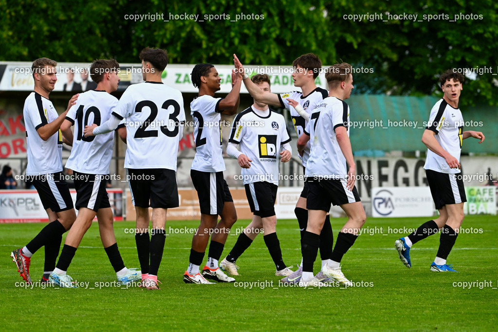 SAK vs. SV Spittal Drau 1921 | Jubel SV Spittal Mannschaft, #10 Moritz Müller SV Spittal, #22 Abdulmomen A. S. Bashir SV Spittal, #23 Tobias Tollschein SV Spittal, SAK vs. SV Spittal Drau 1921, SAK vs. SV Spittal Drau 1921 am 23.05.2025 in Klagenfurt (Sportpark Welzenegg), Austria, (Photo by Bernd Stefan)