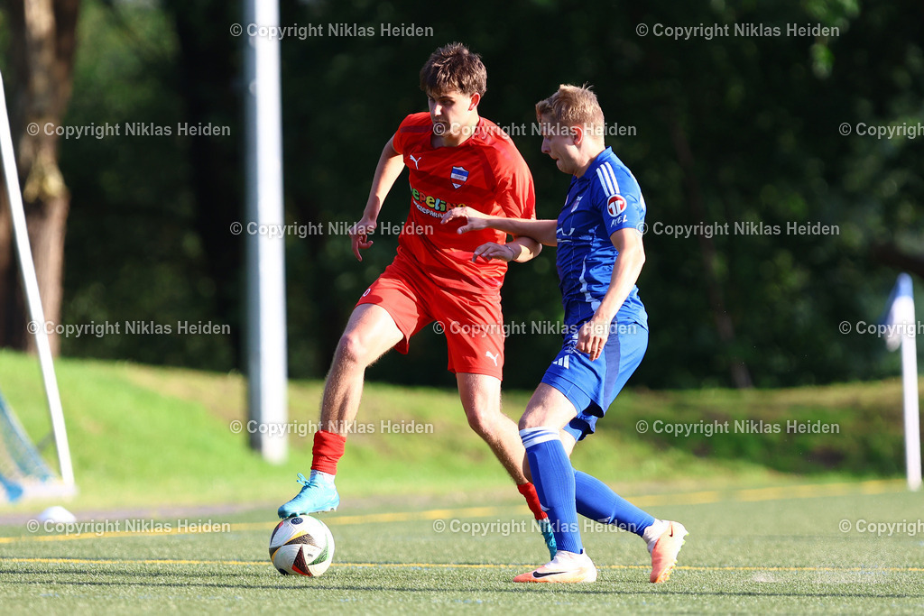 NH_TuSRotenhof_InterTürksporKiel_Testspiel_27062025 | #22 Jannik Sierks (TuS Rotenhof), #80 Tahir Yilmaz (Inter Türkspor Kiel)Fußball I Herren I Freundschaftsspiel I Saison 2025-2026  I TuS Rothenhof - Inter Türkspor Kiel I 27.06.2025 I B-Platz Rotenhof