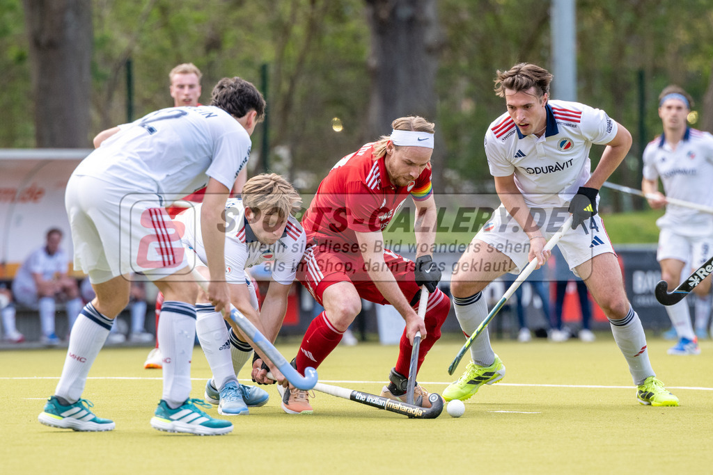 SFE_20260321_0056 | Köln, Deutschland, 21.03.26: Feldhockey 1. Bundesliga Herren zwischen Rot-Weiss Köln - Mannheimer HC im REWE Sportpark am 21.03.2026 in Köln, Deutschland. (Foto von Stephan Fehrmann)Köln, Germany, 21.03.26: Feldhockey 1. Bundesliga Herren between Rot-Weiss Köln - Mannheimer HC in REWE Sportpark at 21.03.2026 in Köln, Deutschland. (Foto from Stephan Fehrmann)