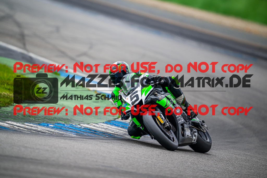 MaZZes_FotoMatrix_220925_0599 | PRO SUPERSTOCK