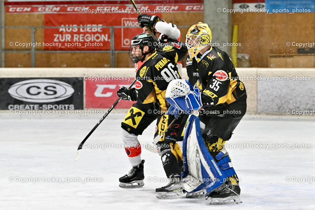 EC MET PHOTOVOLTAIK HORNETS SPITTAL vs. EV ZELTWEG MURTAL LIONS | #35 Egger Luca EC Hornets Spittal, #96 Peharz Joshua EC Hornets Spittal, EC MET PHOTOVOLTAIK HORNETS SPITTAL vs. EV ZELTWEG MURTAL LIONS, EC MET PHOTOVOLTAIK HORNETS SPITTAL vs. EV ZELTWEG MURTAL LIONS am 08.02.2026 in Spittal an der Drau (Eissportzentrum Spittal), Austria, (Photo by Bernd Stefan)