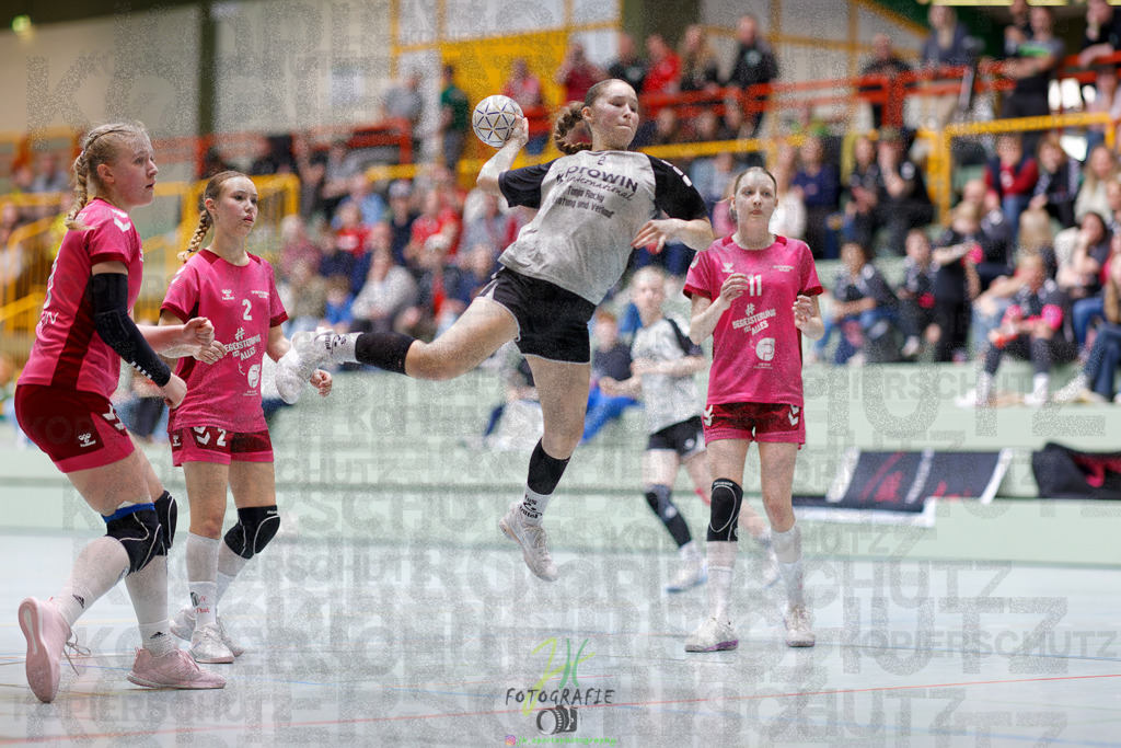 Hessenmeisterschaft wJC - Spiel um Platz 3; TuS Kriftel - SG Schenklengsfeld | Hessenmeisterschaft wJC - Spiel um Platz 3; TuS Kriftel - SG Schenklengsfeld am 22.03.2025 in Biedenkopf (Sporthalle Lahntalschule)Photo © 2025 - Jörg Heinrich - Realisiert mit Pictrs.com