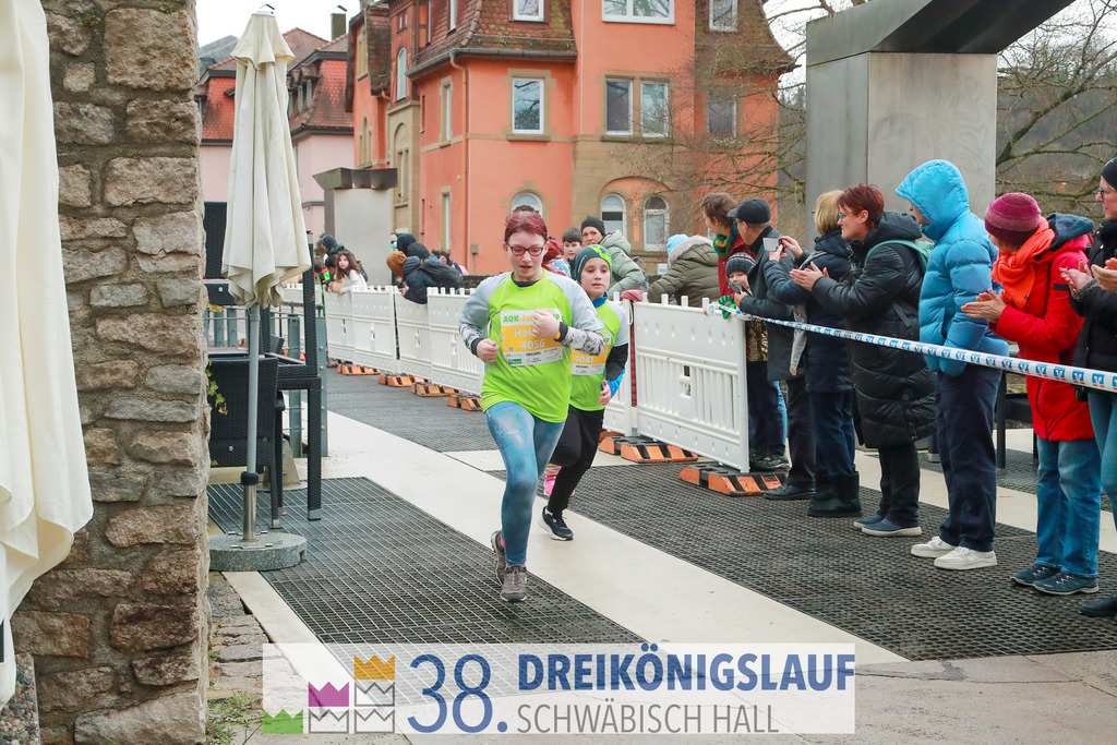 400m AOK Junior Cup | 3 Koenigslauf 2024 400m AOK Junior Cup - Realisiert mit Pictrs.com