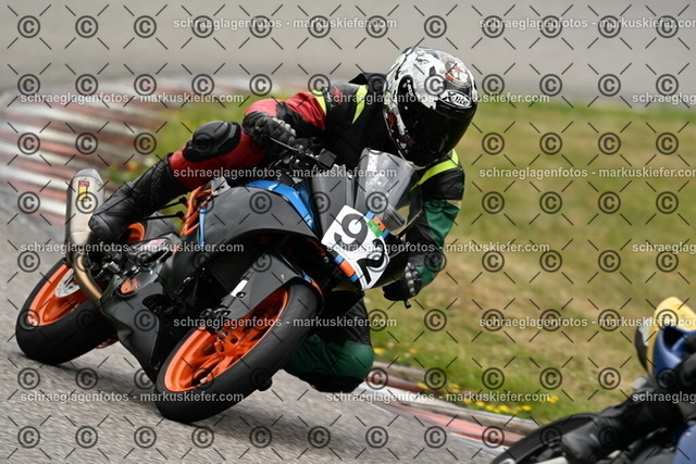 25bt02-1170 | markuskiefer.com - Realisiert mit Pictrs.com