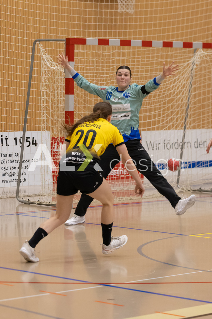 Handball I Frauen I Saison 2025-2026 I Handball Swiss Premium League 1 | Women I Round 5 I  Yellow Winterthur - GC Amicitia Zürich I 15.03.2026 | 20 Noana Dübendorfer (CH) (Yellow Winterthur) – Rückraum links  //  26 Zoë Krüger (DE) (GC Amicitia Zürich) – Torhüterin - Realisiert mit Pictrs.com