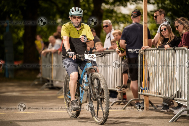 Eierlesen 2026 | Sie wurden bei einem Event oder Sportanlass fotografiert? Hier finden sie ihre Bilder! - Realisiert mit Pictrs.com