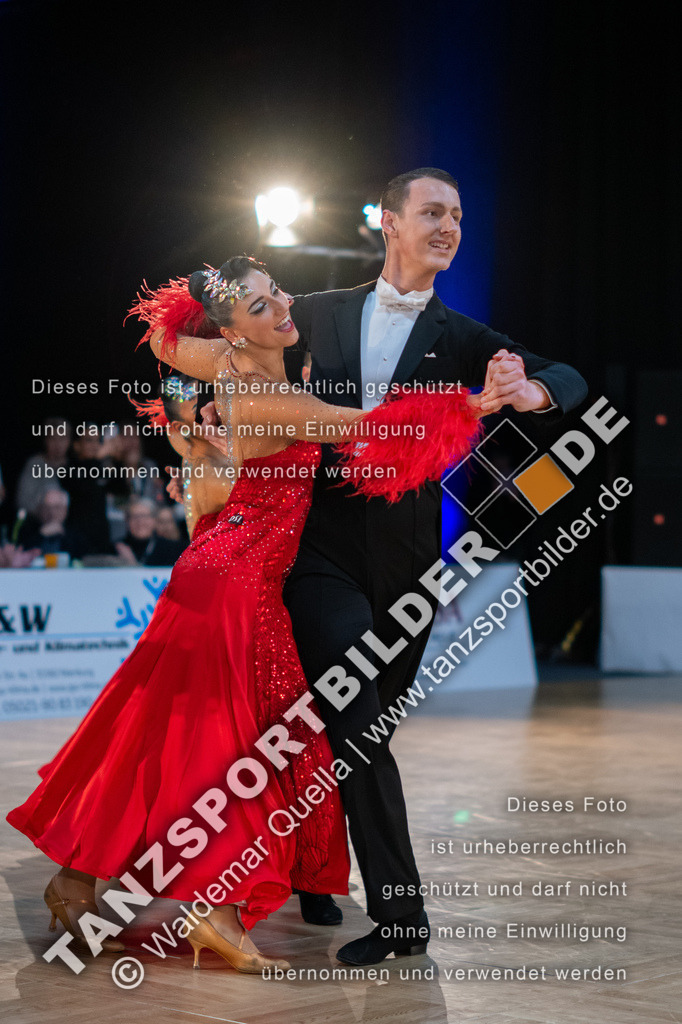 20250118-11618 | Hier finden Sie Tanz Bilder vom Latein und Standard Formationen tanzen. Sportbilder vom Tanzsport. Schöne Fotos und von Weltmeisterschaft, Europameisterschaft, Bundesliga, Regionalliga, Oberliga und Landesliga sowie von GOC Stuttgart, DanceComp, WM Bremen