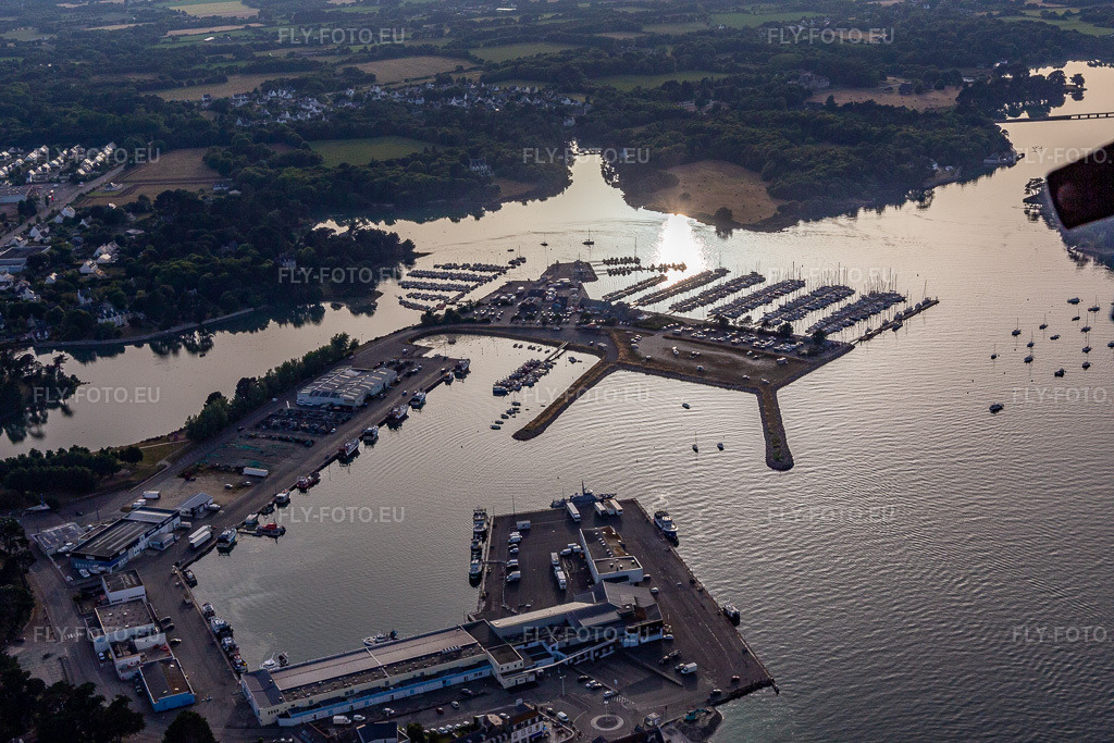 Vue aérienne: Marina - Port de Plaisance à Loctudy dans le département Finistère, France. Photo: IMG_132502.jpg prise le 17/06/2022 par Werner Riehm/FLY-FOTO.eu – Résolution de l'original: 5472 x 3648 px – Guide du Port - Services aux plaisanciers en Bretagne
