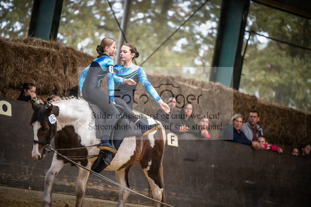 DOS_0189 | Entdecke hochwertige Reitturnierfotos von Foto Oger. Professionell, emotional und authentisch – jetzt Lieblingsmomente im Shop bestellen.Deutschlandweite Turnierfotografie. - Realisiert mit Pictrs.com