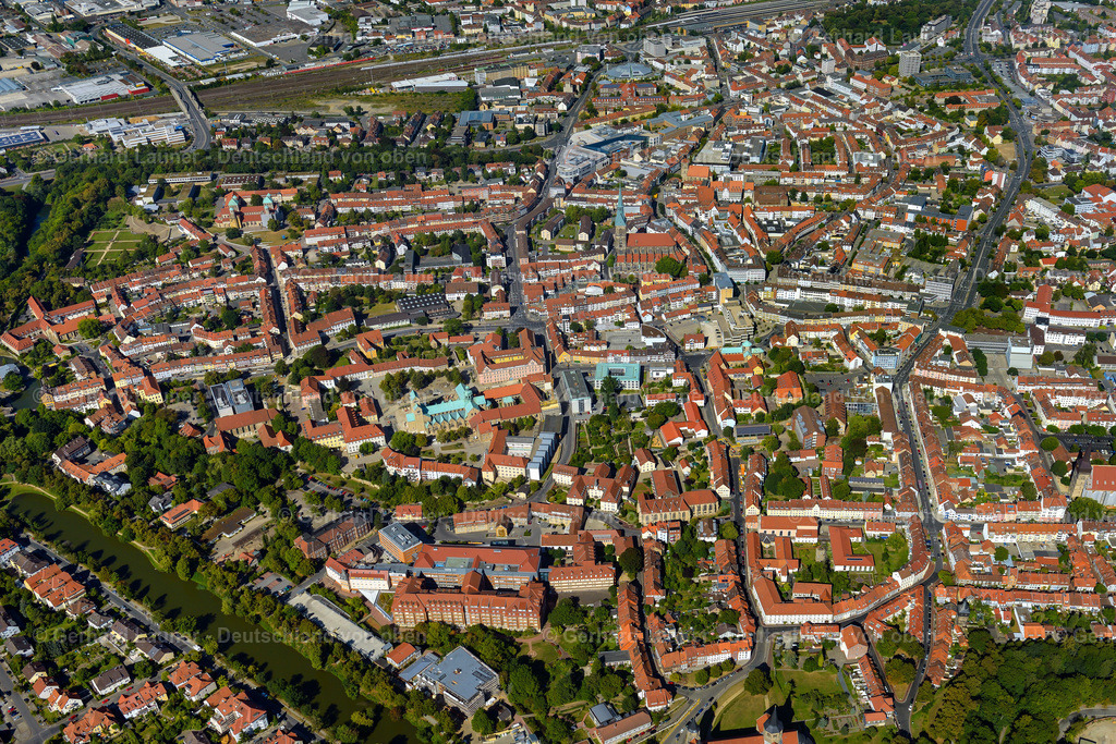 3292853 | Online-Shop für Luftbilder aus Deutschland. Seit über 45 Jahren baut Gerhard Launer das Luftbildarchiv mit unterschiedlichsten Themen stetig weiter aus.