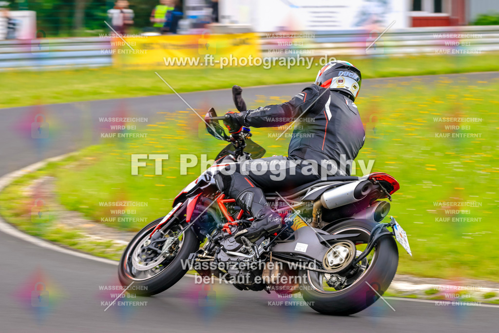 VBK-7647 | Hier findet Ihr Bilder von Touristenfahrten auf der Nürburgring Nordschleife oder von anderen Veranstaltungen die ich besucht habe. Viel Spass beim Durch Schauen 