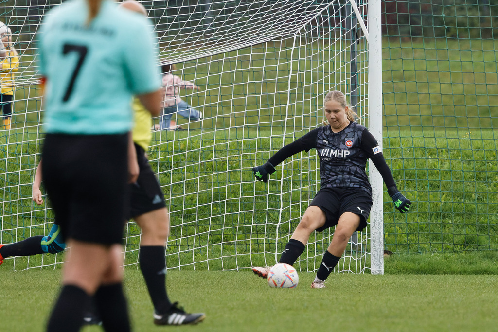 SVWFCH_250927_7108 | Fotopresso – Sportfotografie in Heidenheim & Umgebung. Professionelle Sportfotografie für unvergessliche Momente. Dynamische Action-Shots, emotionale Szenen & hochwertige Bilder. - Realisiert mit Pictrs.com