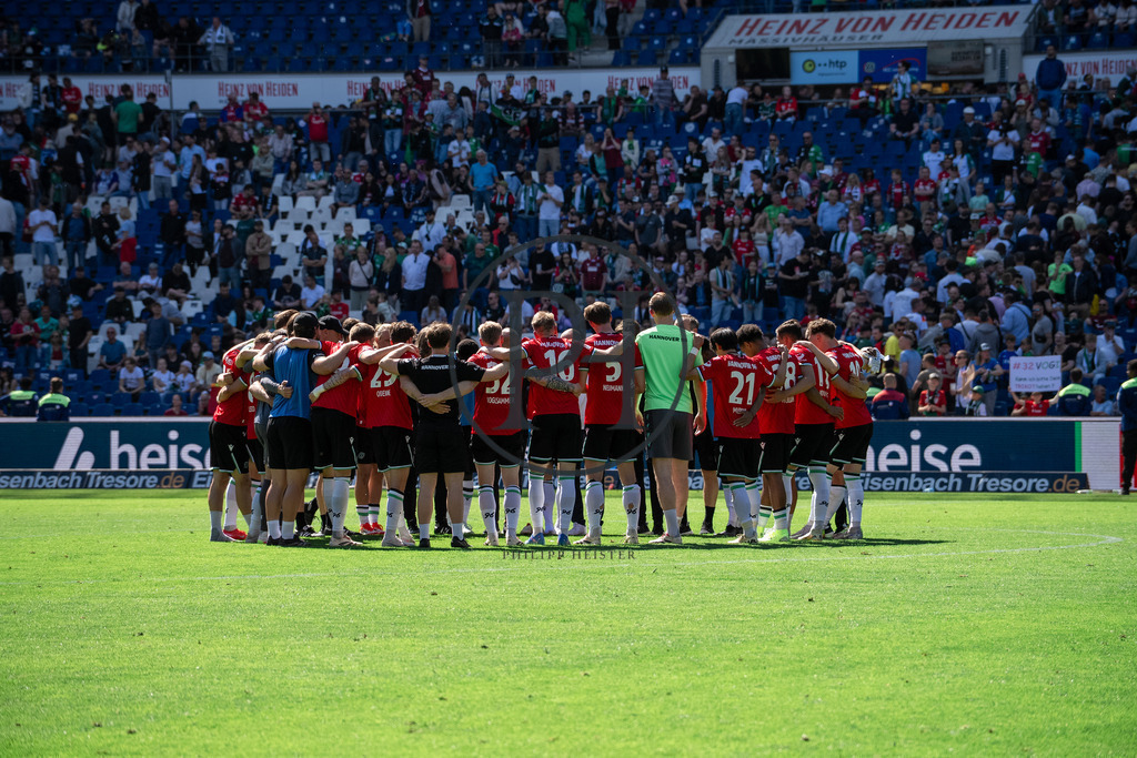 Hannover 96 vs SpVgg Fürth – 2. Bundesliga – 11.05.2025 | Szene aus dem 2. Bundesliga-Spiel des 33. Spieltags zwischen Hannover 96 und der SpVgg Früth am 11 Mai 2025 in der Heinz von Heiden Arena in Hannover. Endstand: 1:1. Fotografiert von Philipp Heist. - Realisiert mit Pictrs.com
