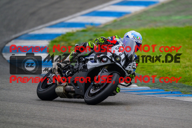 MaZZes_FotoMatrix_240521_6007705_0751 | WEISS