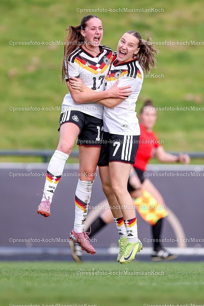 DFB16042601046 | 16.04.2026, Essen, Fußball, UEFA Womens UNDER 19 Championship qualification, Germany - France, Stadion Uhlenkrug, Saison 2025 / 2026: Torjubel nach dem Tor zum 2:1 durch Torschütze Helen Börner (Deutschland U19 #17)  zusammen mit  Zoe Schick (Deutschland U19 #07)  DFB regulations prohibit any use of photographs as image sequences and or quasi-video.