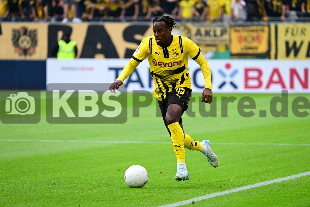 KBS Picture_PhoenixLuebeck-BorDortmund_041 | Bynoe-Gittens Jamie (Borussia Dortmund) ,Sportplatz :  Volksparkstadion, - Realisiert mit Pictrs.com
