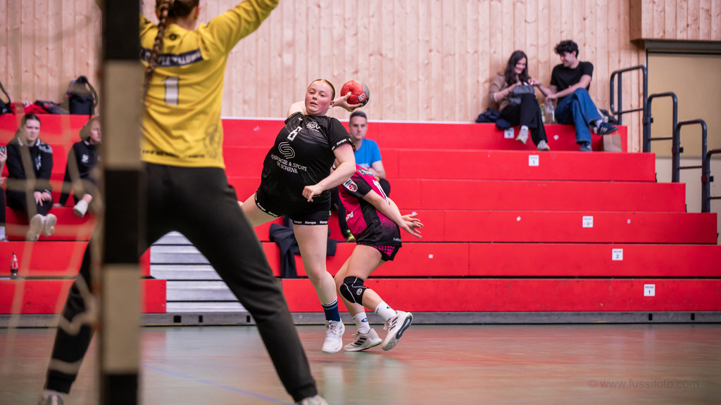 2025-04-26-ssv-fivers-205 | "Fussifoto.com – Ihr Ansprechpartner für hochwertige Fotografie! Entdecken Sie kreative Bilder und professionelle Dienstleistungen. Kontaktieren Sie uns für Ihre Projekte!"