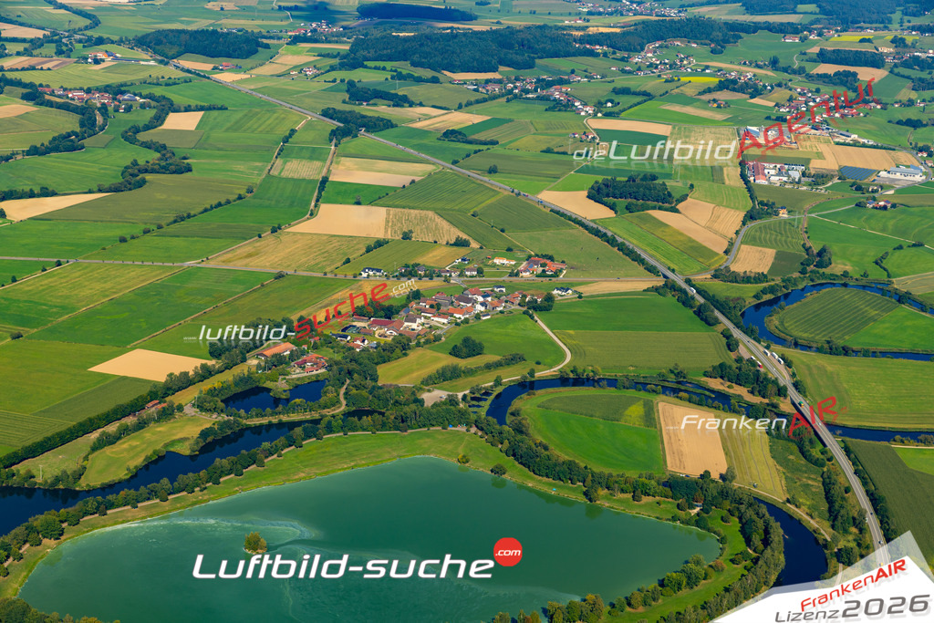 Das Luftbild zeigt : Chammünster Cham - Die Luftaufnahme wurde 2024 vom UL-Flugzeug aus erstellt ( keine Drohne ) - Hochauflösende Luftaufnahme - Für grossformatige Ausdrucke geeignet. Die Geschenkidee !Mit Lizenz und Bildrechte bestellbar