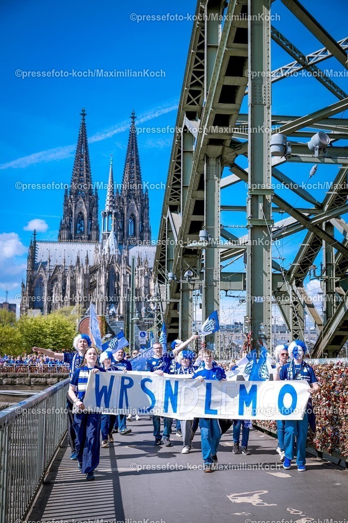 xSSCx18042601080 | 18.04.2026, xsscx, Handball, DHB-Pokal Lidl Final4, Saison 2025 / 2026 Herren, Lanxess Arena, Köln: Fans beim Fanmarsch des TBV Lemgo-Lippe auf dem Weg zur Lanxess Arena Photo: xSandraxScherningxPressefotoKochx